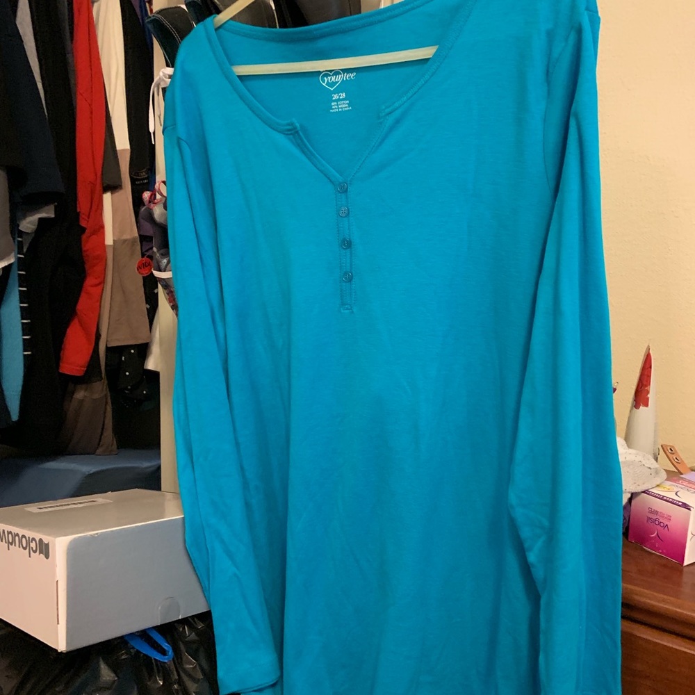 Turquoise long sleeve avenue shirt 26/28.